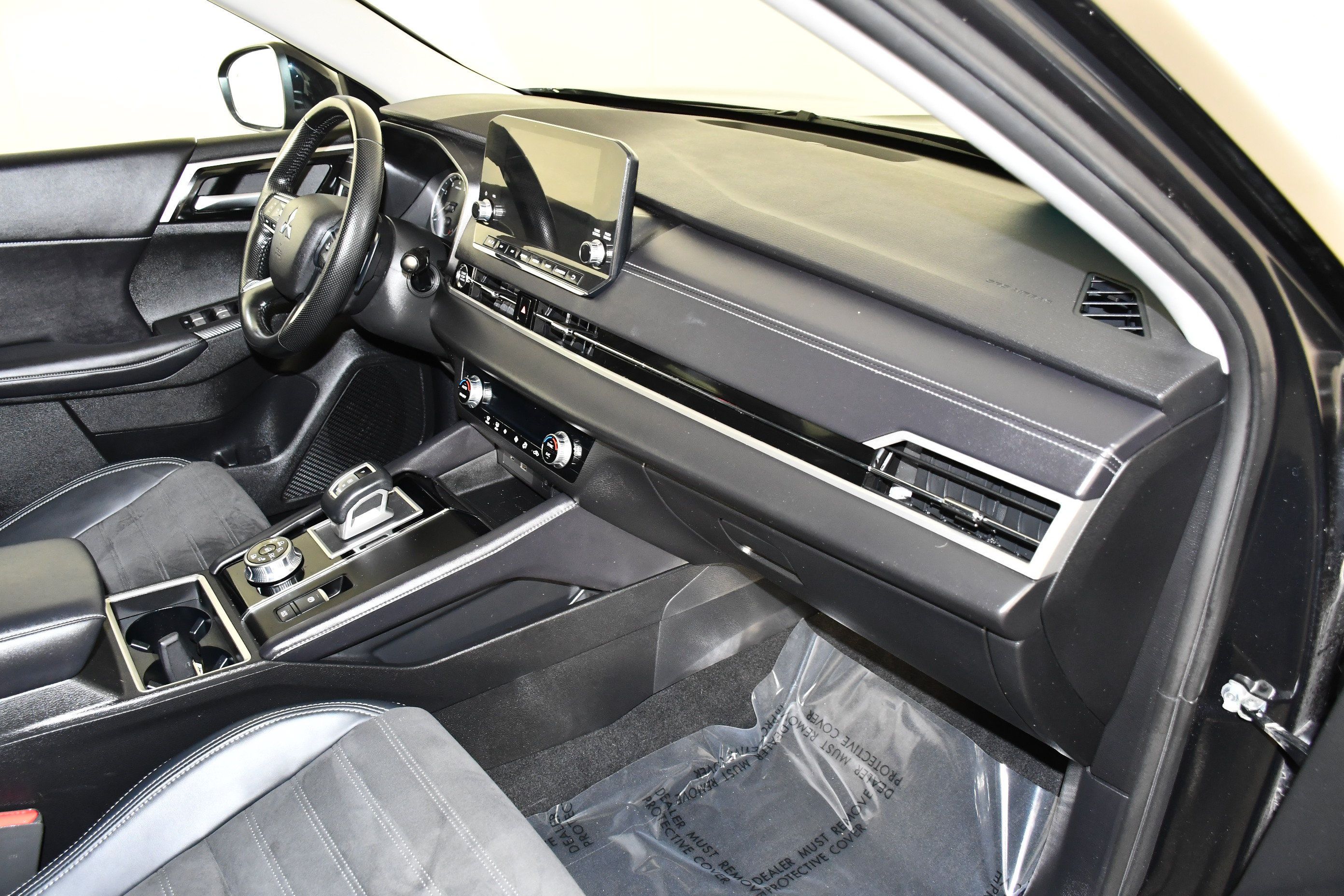 Used 2024 Mitsubishi Outlander SE AWD/4WD image 38