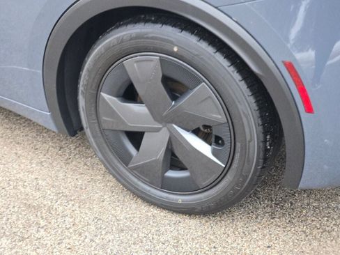 Used 2024 Toyota Prius LE image 17