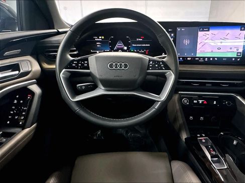 Used 2025 Audi Q5 Premium w/ Premium Plus AWD/4WD image 8