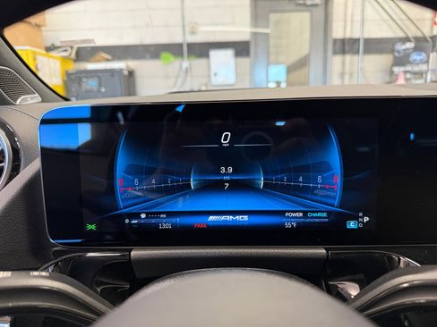 New 2026 Mercedes-Benz GLA 35 AMG 4MATIC image 11