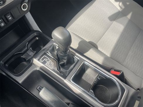 Used 2018 Toyota Tacoma SR5 image 20