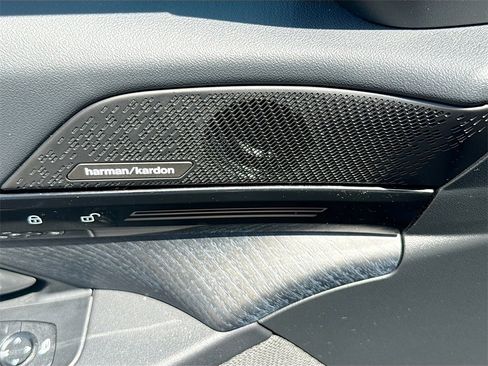 Used 2024 BMW 530i w/ Premium Package image 20