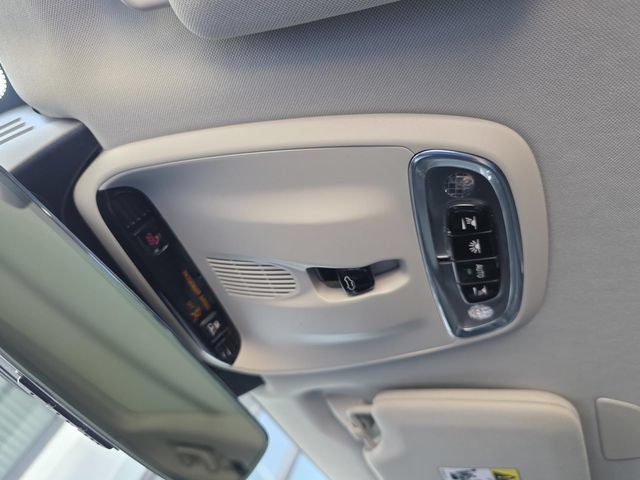 Used 2022 Volvo XC90 T5 Momentum w/ Advanced Package AWD/4WD image 34