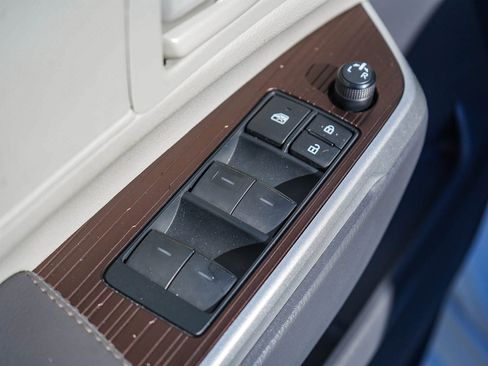 Used 2024 Toyota Sienna LE image 21