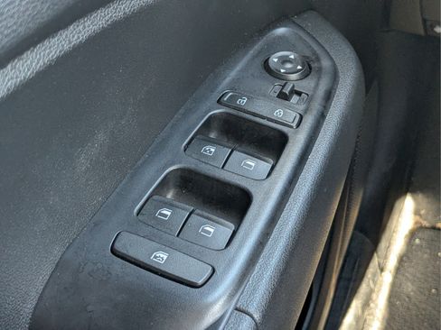 Used 2024 Hyundai Venue SEL FWD image 27