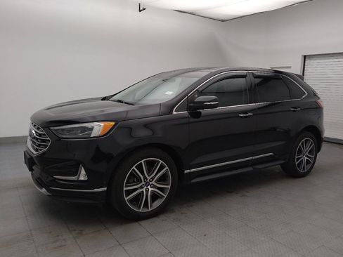 Used 2019 Ford Edge Titanium w/ Equipment Group 301A AWD/4WD image 2