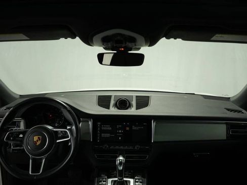 Certified 2021 Porsche Macan image 16