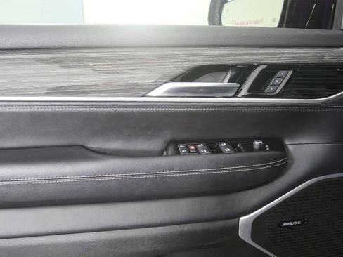 Used 2022 Jeep Wagoneer Series II w/ Premium Group I image 9