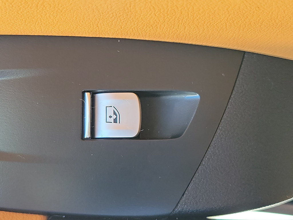 Used 2024 BMW X3 sDrive30i w/ Premium Package RWD image 17