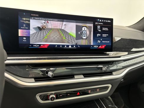 Used 2025 BMW X7 xDrive40i AWD/4WD image 31