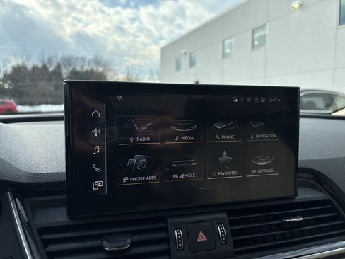 Used 2021 Audi Q5 Premium Plus w/ Premium Plus Package image 38