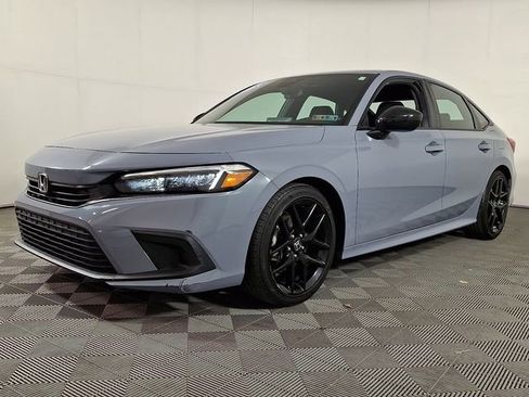 Used 2023 Honda Civic Sport image 6