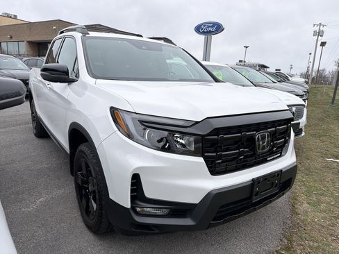 Used 2024 Honda Ridgeline Black Edition image 2