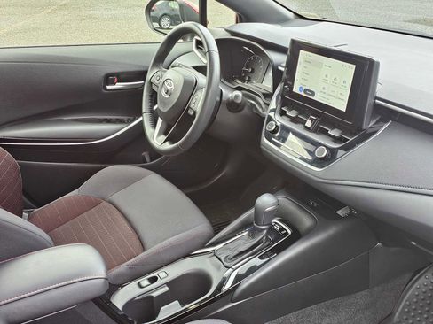 Used 2024 Toyota Corolla SE w/ SE Premium Package image 10