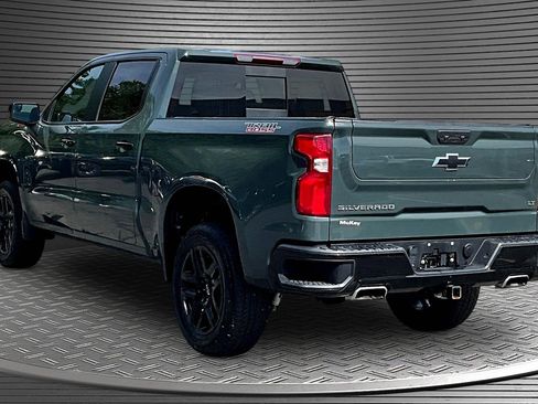 Used 2025 Chevrolet Silverado 1500 LT Trail Boss w/ Convenience Package II AWD/4WD image 4