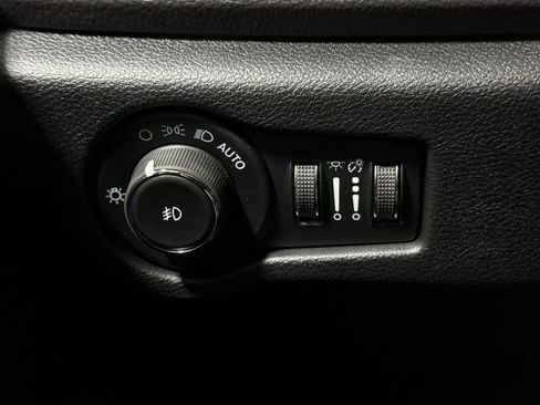 New 2026 Chrysler Pacifica Select image 18