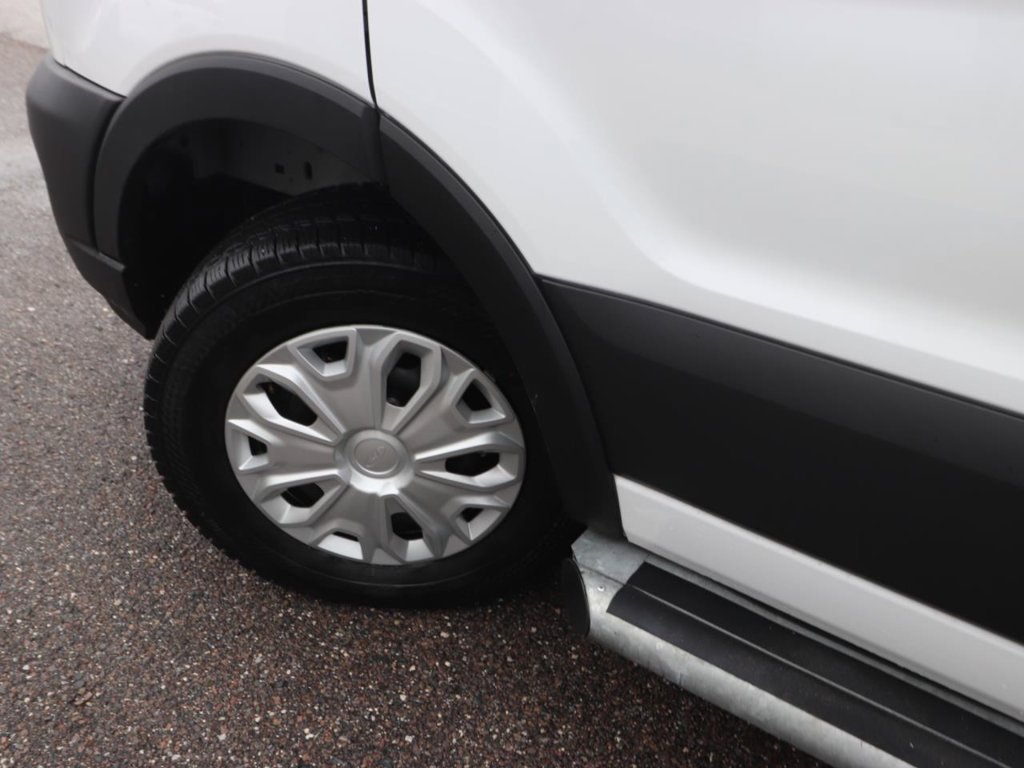 Used 2025 Ford Transit 250 Low Roof w/ Exterior Upgrade Package RWD image 3