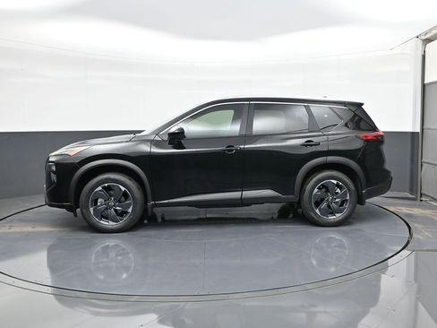 Used 2025 Nissan Rogue SV w/ SV Premium Package FWD image 4