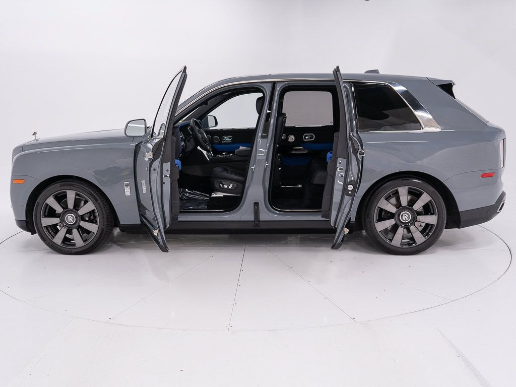 Certified 2022 Rolls-Royce Cullinan w/ Technology Package AWD/4WD image 9