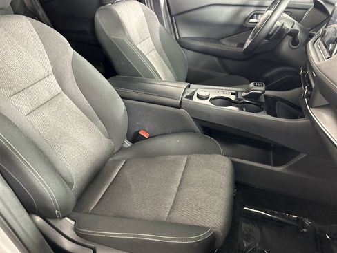 Used 2025 Nissan Rogue SV AWD/4WD image 26