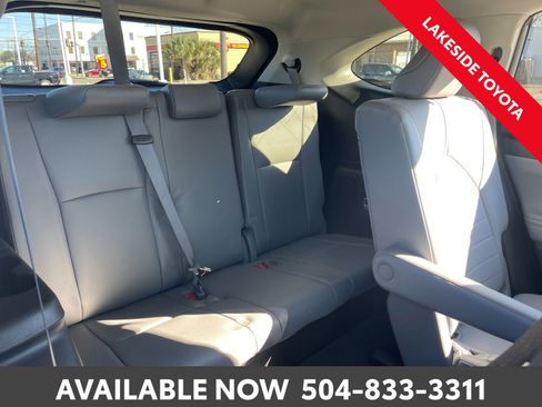 Used 2021 Toyota Highlander XLE image 20