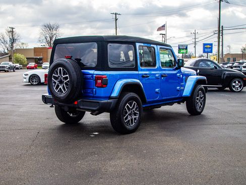 Used 2024 Jeep Wrangler Sahara w/ Technology Group image 7
