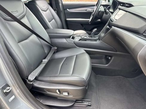 Used 2023 Cadillac XT6 Luxury FWD image 9