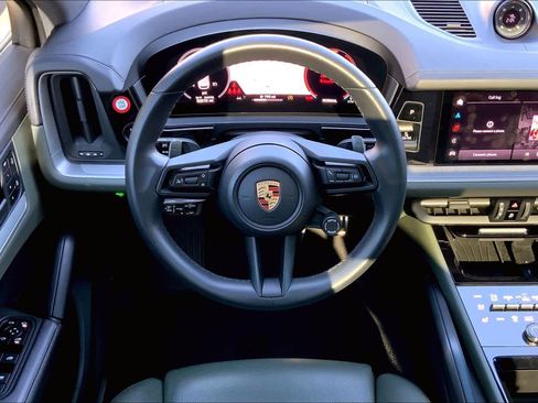 Used 2024 Porsche Cayenne S image 5