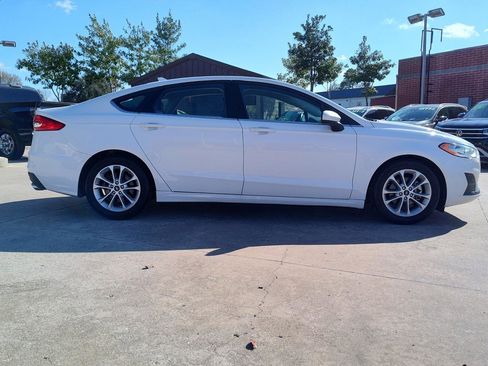 Used 2019 Ford Fusion SE FWD image 8