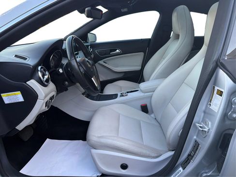 Used 2014 Mercedes-Benz CLA 250 image 9