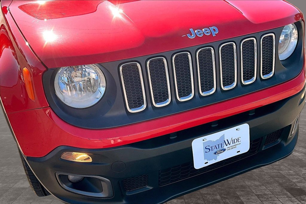Used 2017 Jeep Renegade Latitude w/ Cold Weather Group AWD/4WD image 29