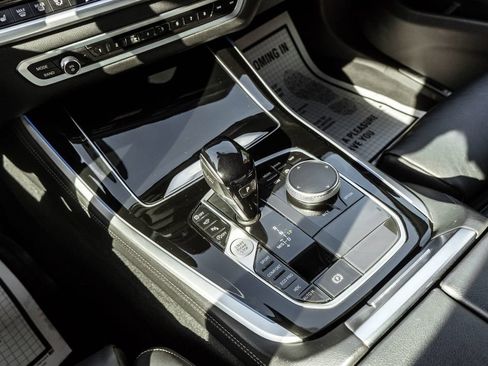 Used 2022 BMW X5 M50i AWD/4WD image 18