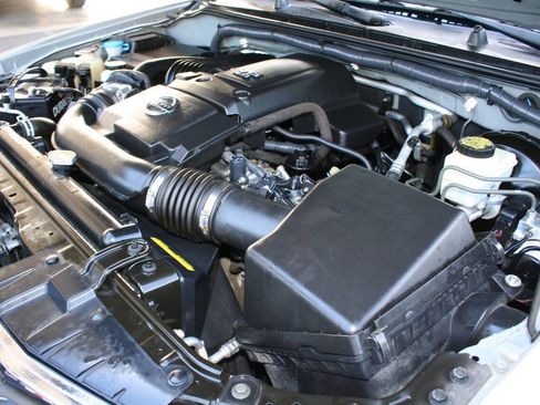 Used 2015 Nissan Frontier S image 21