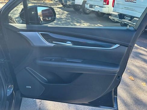 Certified 2025 Cadillac XT5 Premium Luxury image 31