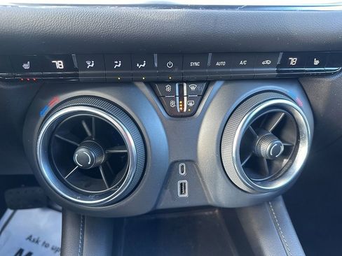 Used 2022 Chevrolet Blazer LT AWD/4WD image 25