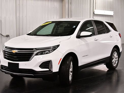 Used 2024 Chevrolet Equinox LT FWD image 3