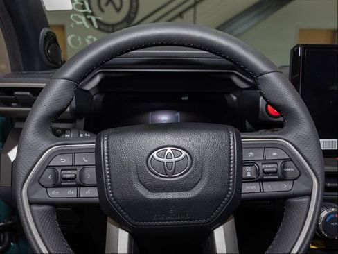New 2026 Toyota 4Runner TRD Off-Road Premium AWD/4WD image 11
