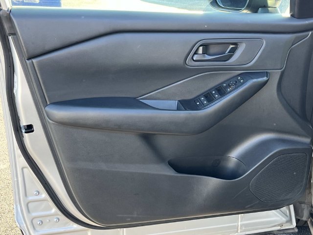 Used 2024 Nissan Rogue S FWD image 24