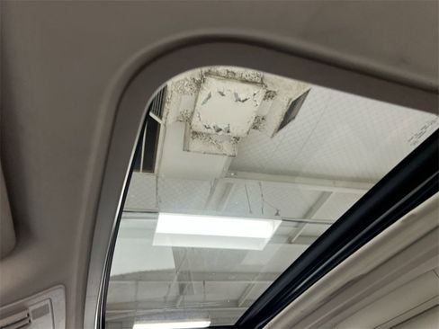 Used 2013 GMC Yukon XL Denali image 19