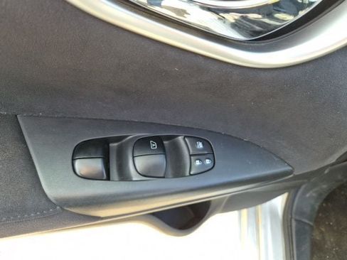 Used 2013 Nissan Sentra SV w/ Driver Pkg FWD image 12