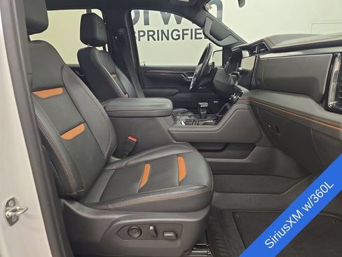 Used 2023 GMC Sierra 1500 AT4 w/ AT4 Premium Package AWD/4WD image 10
