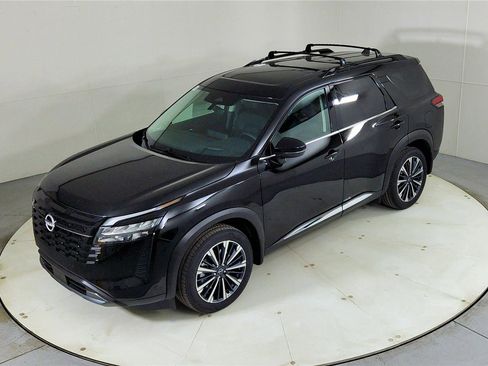 New 2026 Nissan Pathfinder Platinum image 15