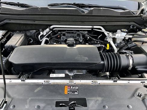 Used 2024 Chevrolet Colorado LT image 35