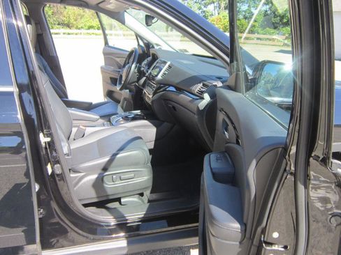 Used 2016 Honda Pilot Touring image 12