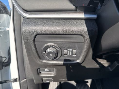 New 2026 Jeep Grand Cherokee L Limited image 17