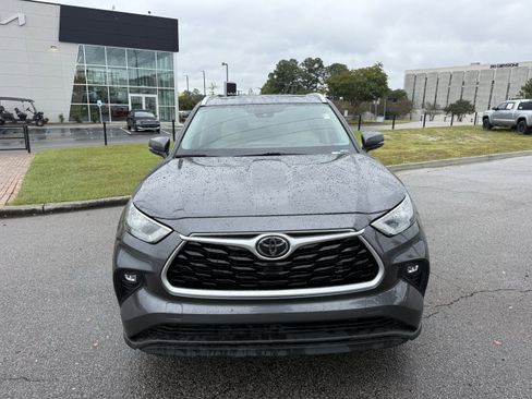 Used 2022 Toyota Highlander XLE image 8