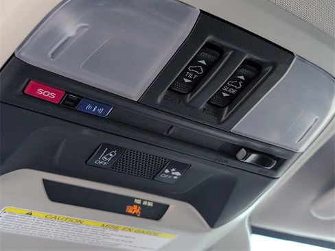 Used 2022 Subaru Crosstrek 2.5i Limited w/ Moonroof Package 2 image 17