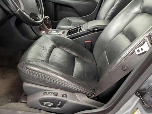 Used 2008 Volvo XC70 3.2 image 12