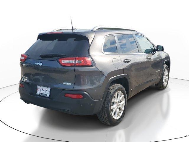 Used 2017 Jeep Cherokee Latitude w/ Cold Weather Group AWD/4WD image 4