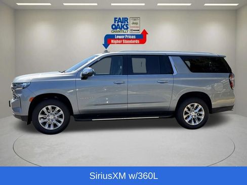 Used 2024 Chevrolet Suburban Premier AWD/4WD image 12